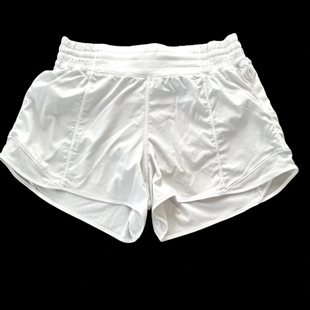 Lululemon Womens size 8 White High Rise Hotty Hot Lined Shorts 4” Inseam LW7AWJT